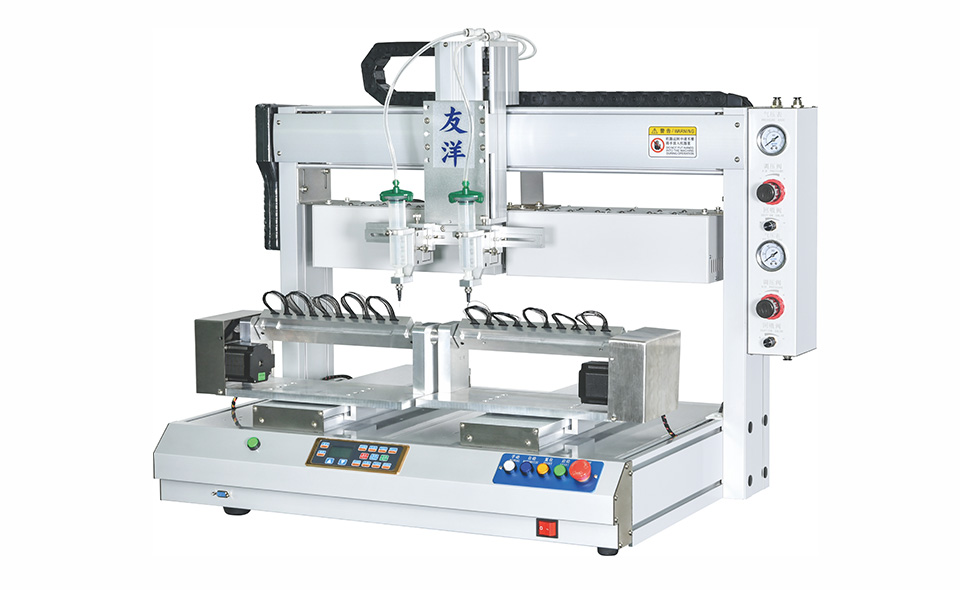 What is the difference between a glue dispensing machine and a glue filling machine?