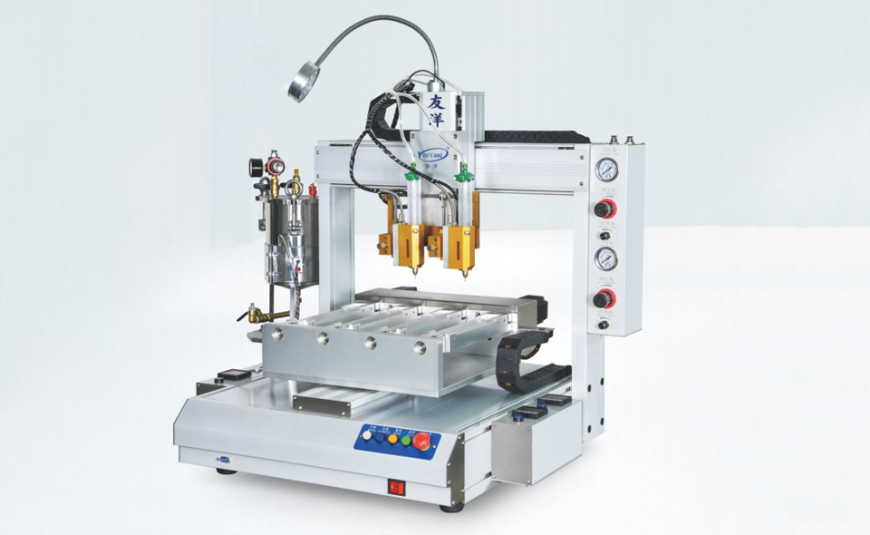 Which is more advantageous, a fully automatic dispensing machine or a manual dispensing machine?